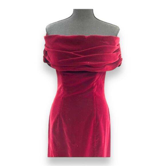 ZUM ZUM VINTAGE Deep Red Velvet Off Shoulder Cocktail Dress SZ 7/8 - Picture 5 of 12